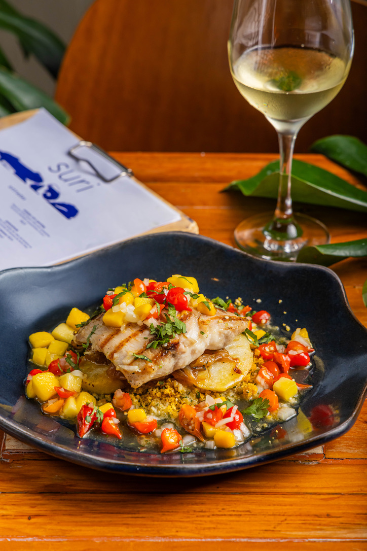 Suri Ceviche Bar slide 3