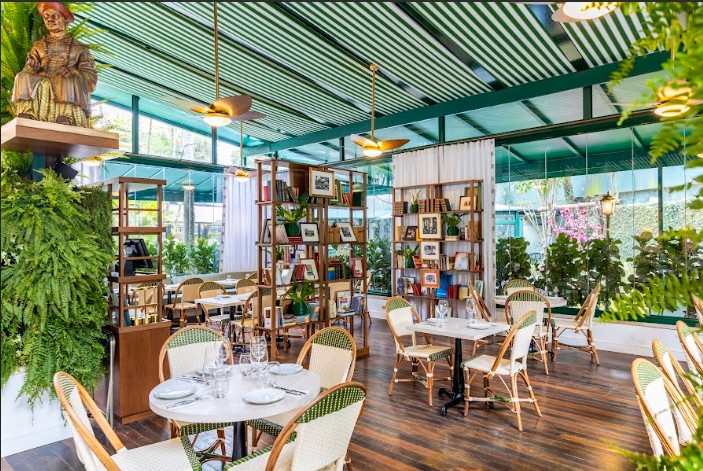 Les Deux Magots Brasil slide 1