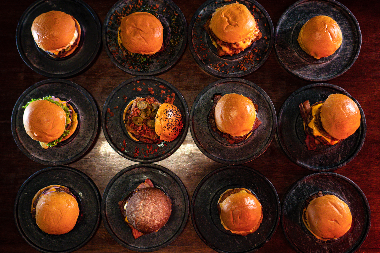 ZERO11 - Burger 'n' Bar slide 4
