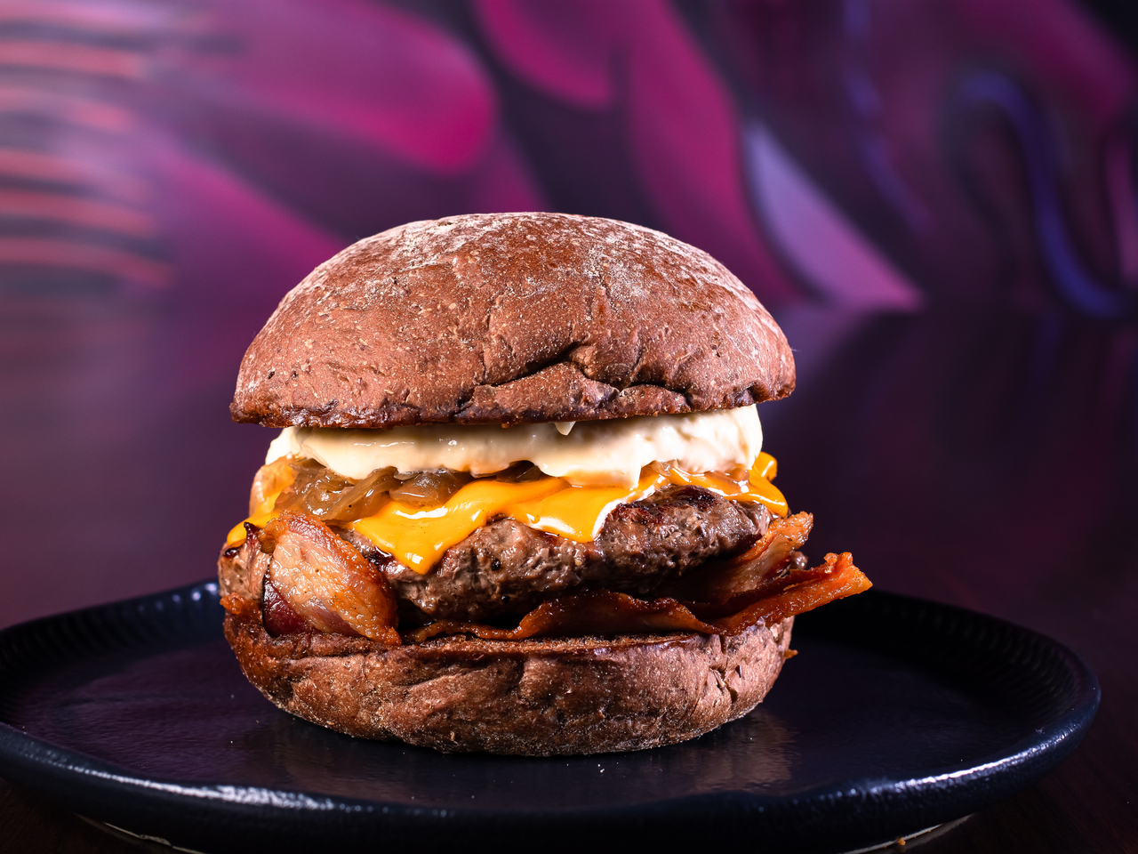 ZERO11 - Burger 'n' Bar slide 2