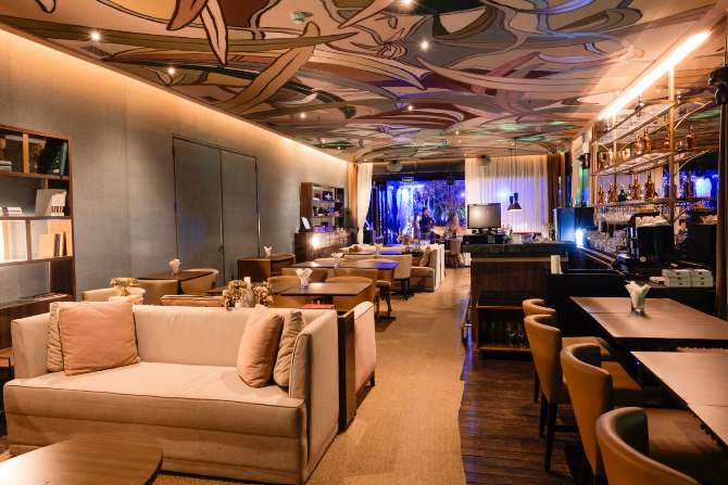 300 Sky Bar & Restaurant slide 0